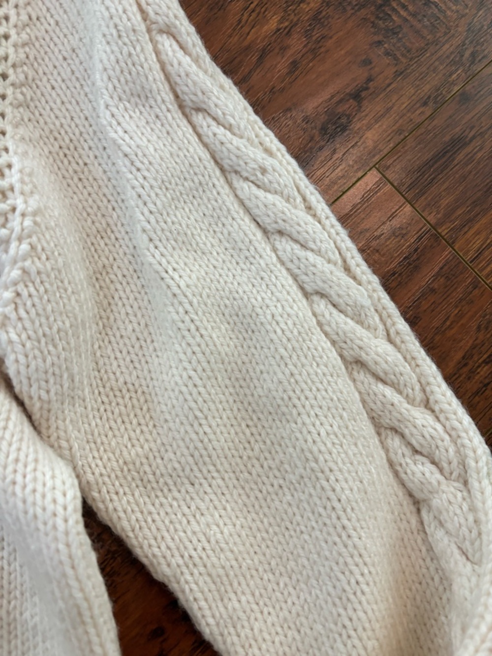 Vintage 1950’s hand knit Cable Knit Irish wool Cream Cardigan sweater size S - Picture 7 of 15